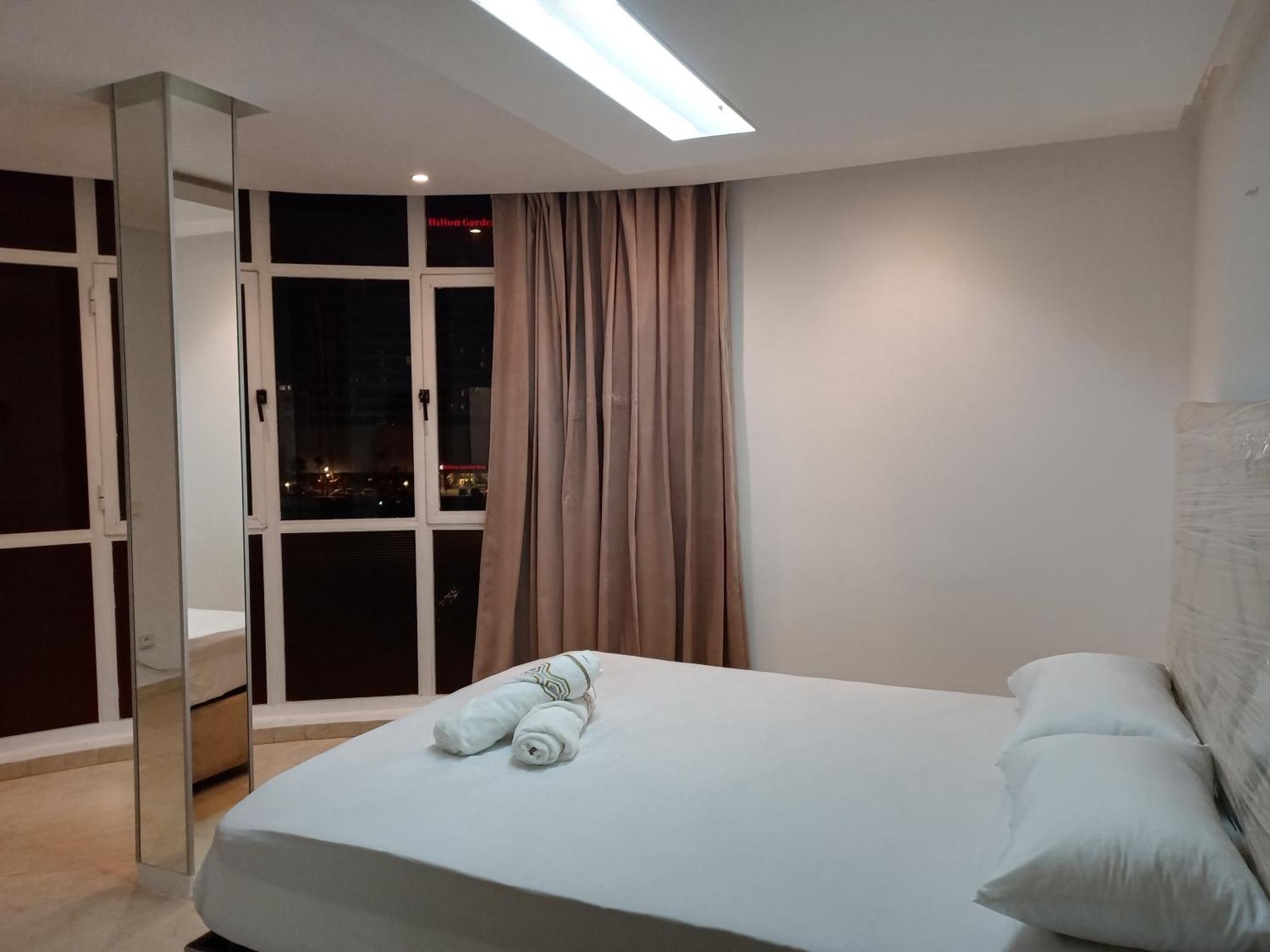 Amazing Appartement " Avec Climatisation " Au Centre Ville En Face Hilton & Gare Train De Tgv De Tanger 2N Tanca Dış mekan fotoğraf